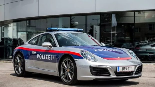ماشین پلیس پورشه اتریش-نهایت خرید