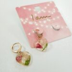 گوشواره قفلی طلایی آویز قلب رزینی ، کار فوق العاده زیبا و کیوت