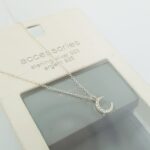 گردنبند نقره عیار ۹۲۵ آویز ماه کار شده با سنگ های زیرکنیا